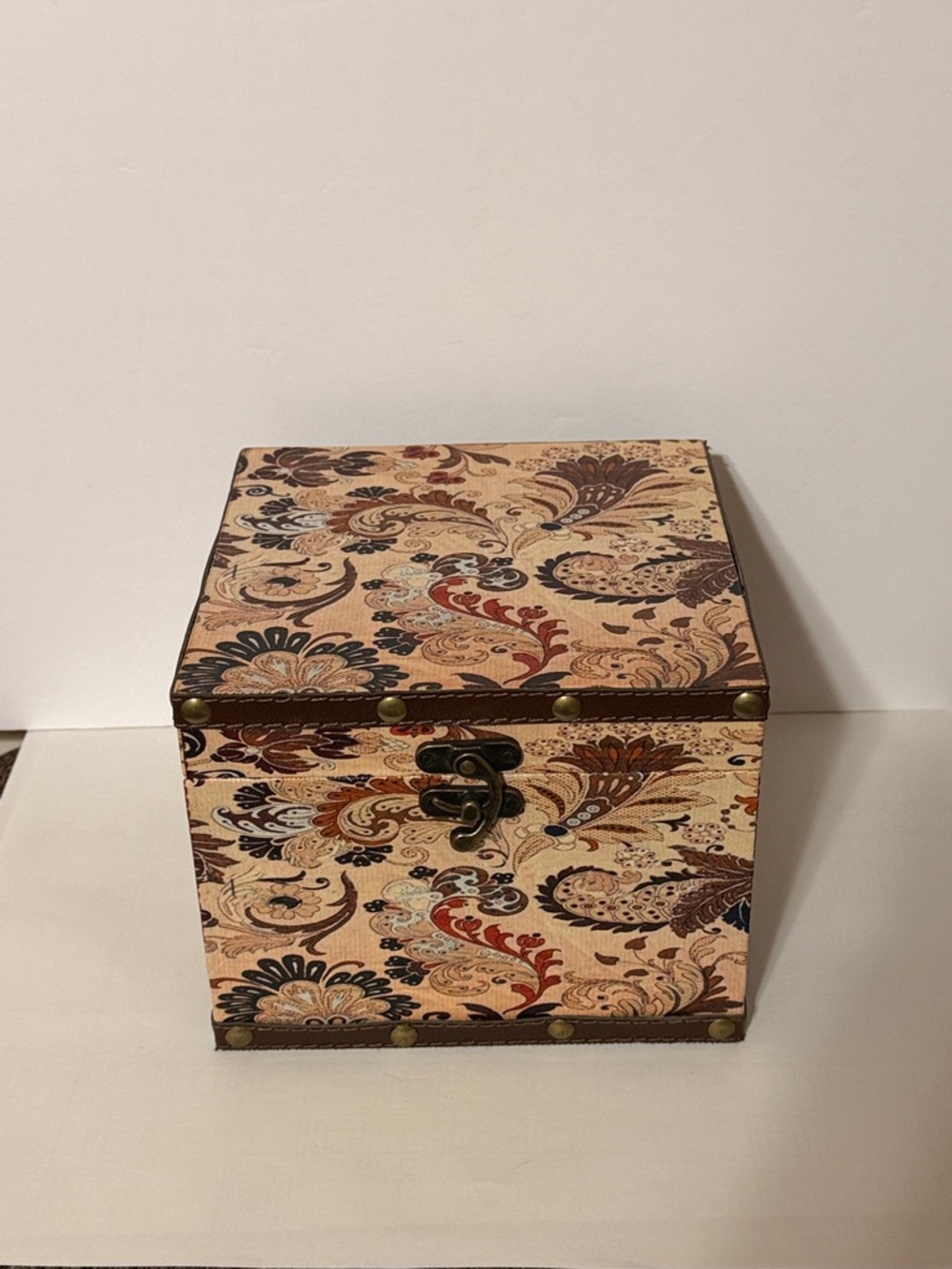 Floral Pattern Jewelry Trinket Box in Beige and Brown. 8”x8”x6.5”